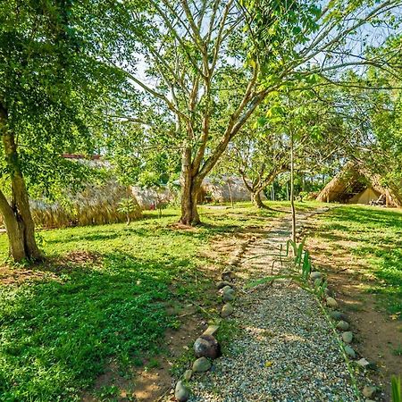 Villas Del Lago Lake Resort & Campground Yaque Arriba Exterior photo