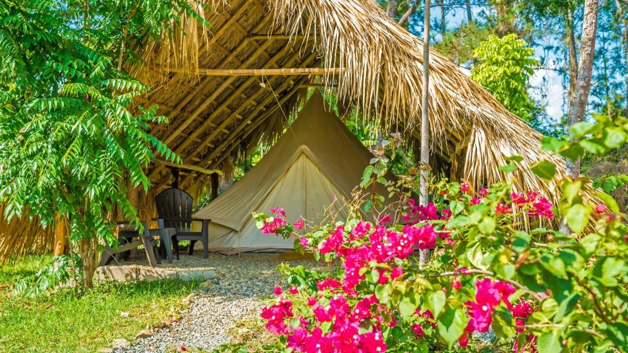 Villas Del Lago Lake Resort & Campground Yaque Arriba Exterior photo